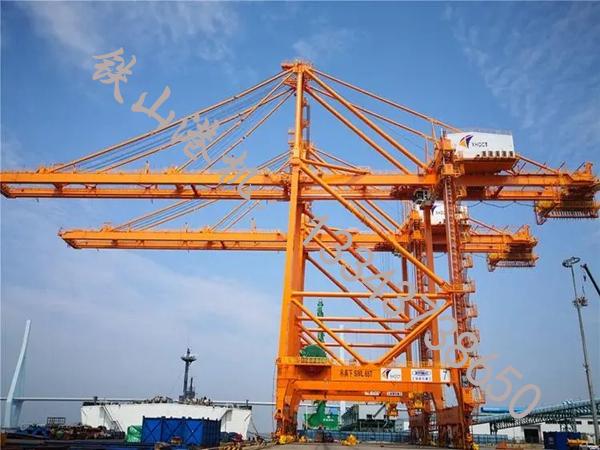 山東濟(jì)寧岸橋廠家岸橋操作方便，效率高